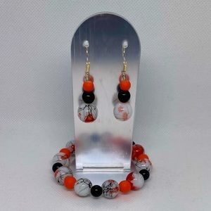 #016 Earrings and bracelet set.